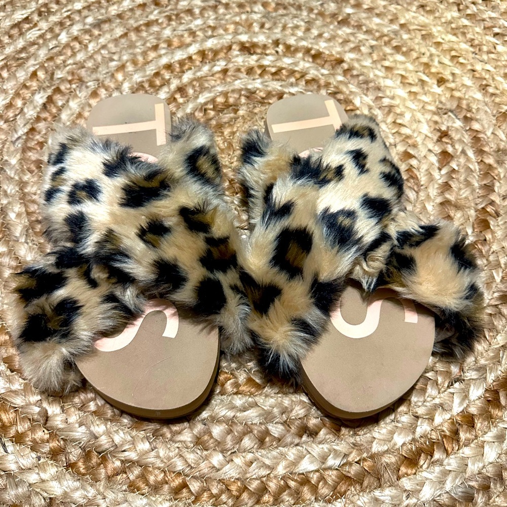 NWOT Tom’s women’s Susie Eva slipper slides leopard